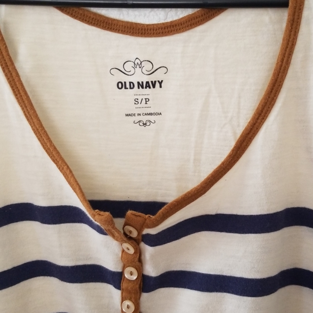 Old Navy striped tank top - Picture 3 of 6